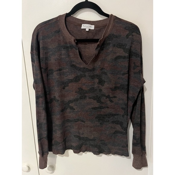 Michael Stars Madison Brushed Camo Long Sleeve V Neck Long Sleeve Small - Picture 1 of 4